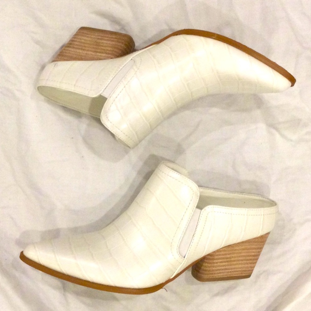 Shu Shop YZA White Stretch Mule Boot Size 11